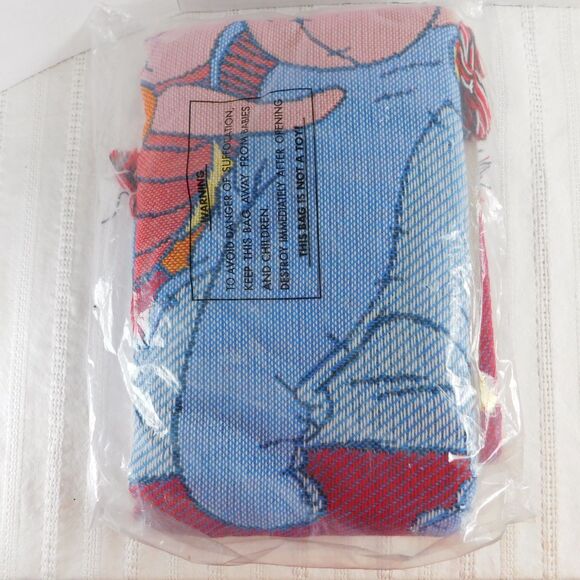 Beacon Disney Blanket Hugging Pooh & Friends Cotton USA Tapestry VINTAGE NEW NOS - Picture 4 of 5